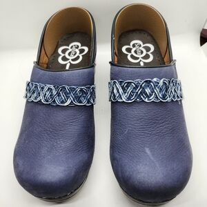 Sanita Blue leather clogs closed back‎ sz 8